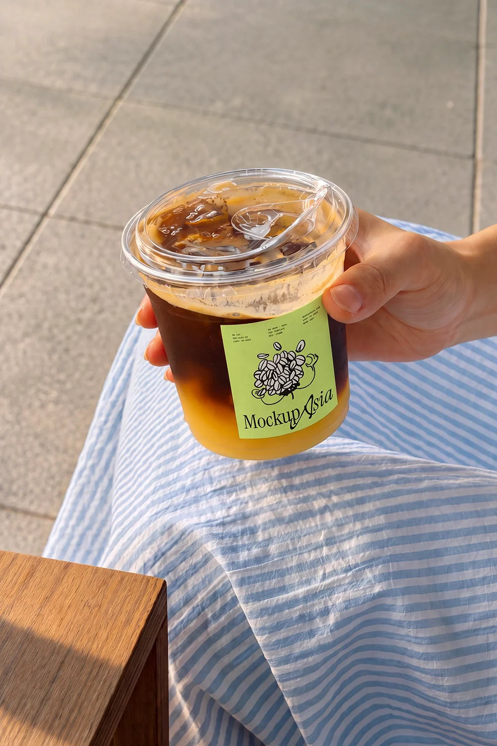 KOD06 – Iced Coffee Cup Mockup – Hand-Held, Outdoor