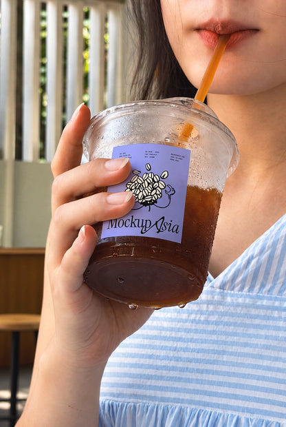Clear takeaway cup label mockup 5x6 cm sticker café lifestyle