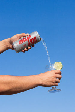 Sleek Can PSD Mockup SUM03